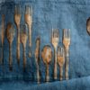 Grembiule da cucina lino azzurro forchette - immagine 3