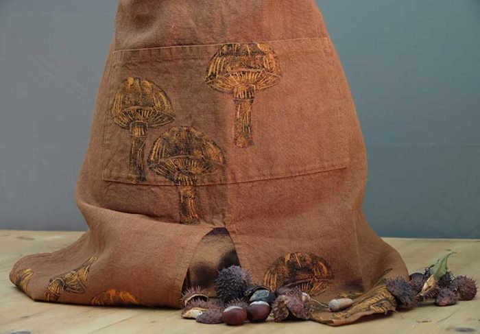 Apron-linen-mushroom