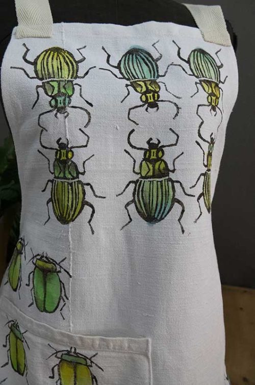 Grembiule canapa bianco scarabei2