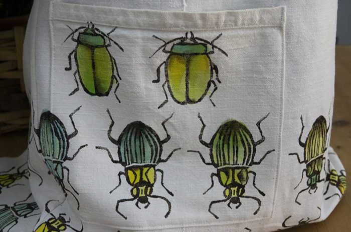 Apron hemp white beetles3