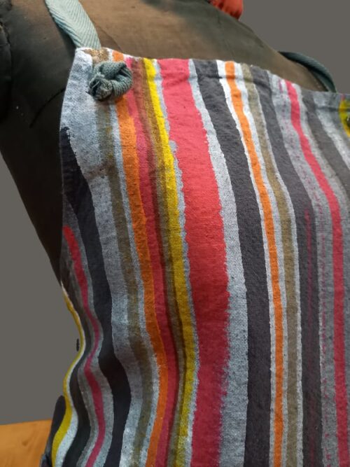 Apron with multicoloured stripes
